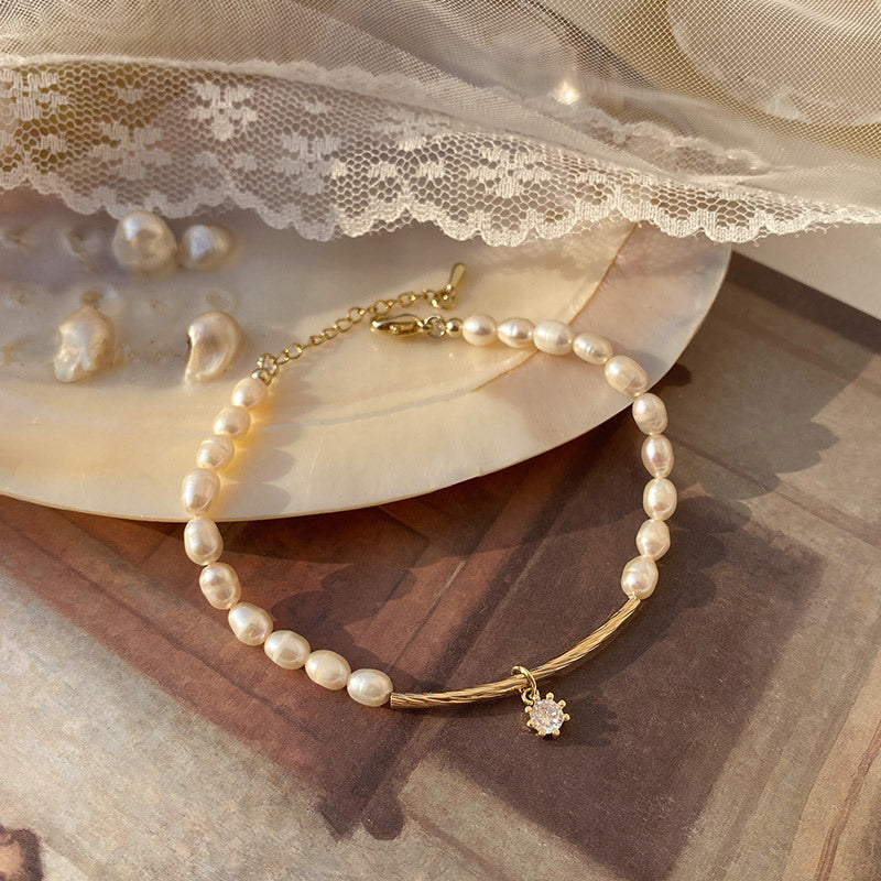 Minimalist Natural Pearl Bracelet