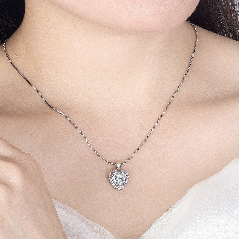 New White Zircon Heart Pendant Necklace