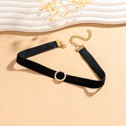 Elegant Velvet Pearl Heart Choker Necklace