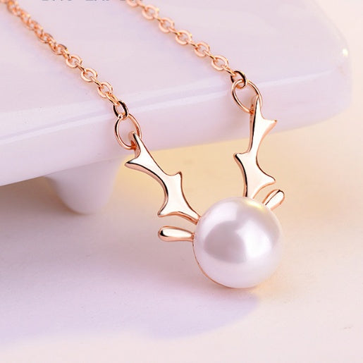 Small Elk Pearl Pendant Necklace