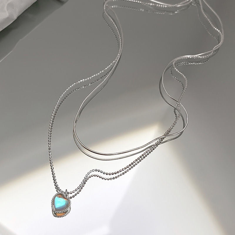 Gradient Gem Heart Shaped Clavicle Chain Necklace