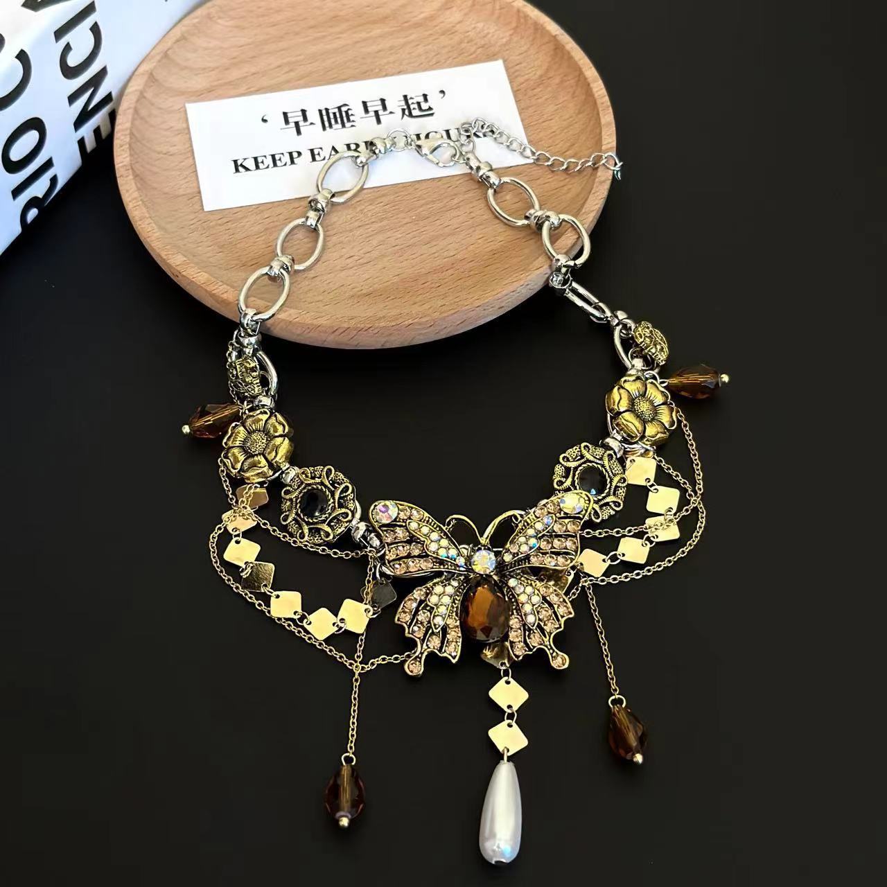 Retro Maillard Rhinestone Butterfly Pendant Necklace