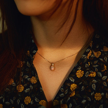 Opal Court Style Glow Gold Necklace