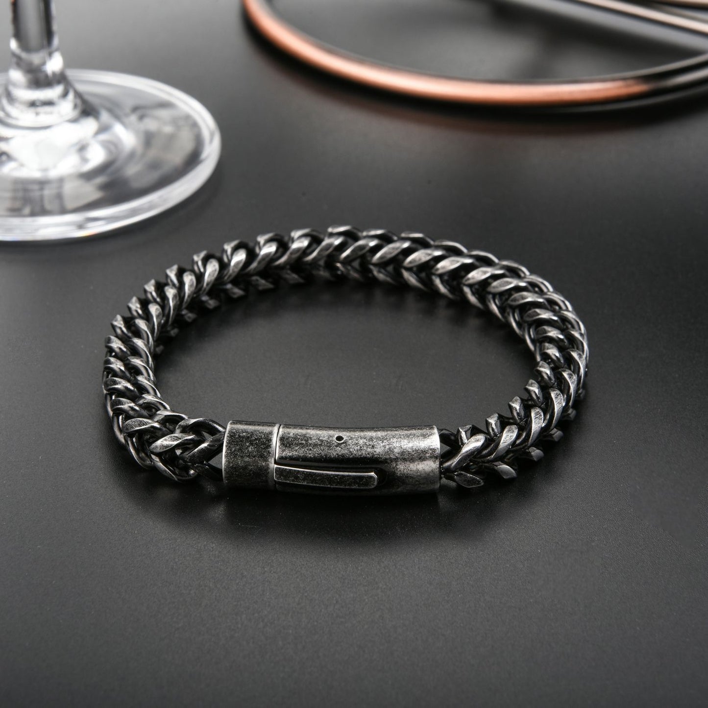 Round Mill Titanium Steel Vintage Bracelet