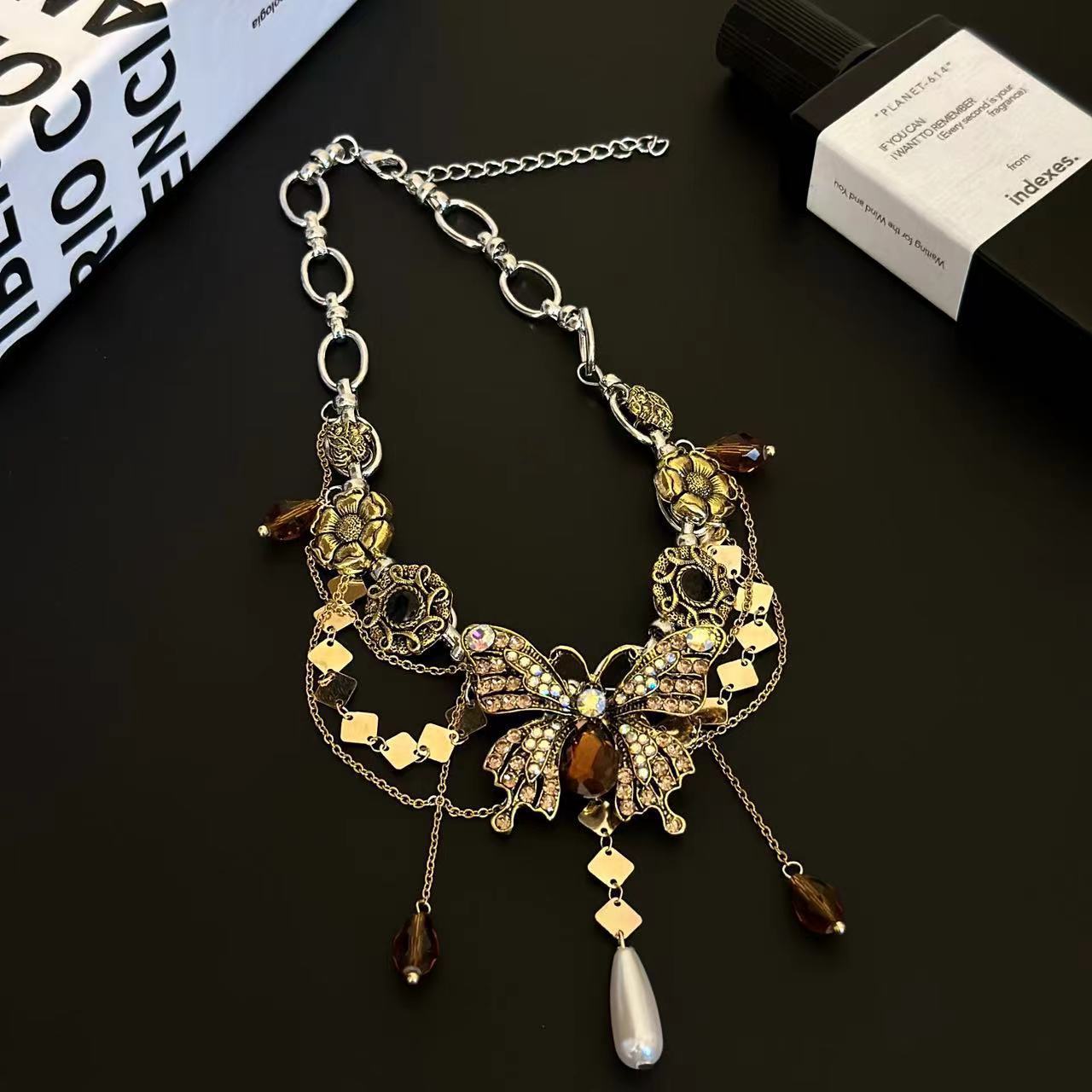 Retro Maillard Rhinestone Butterfly Pendant Necklace