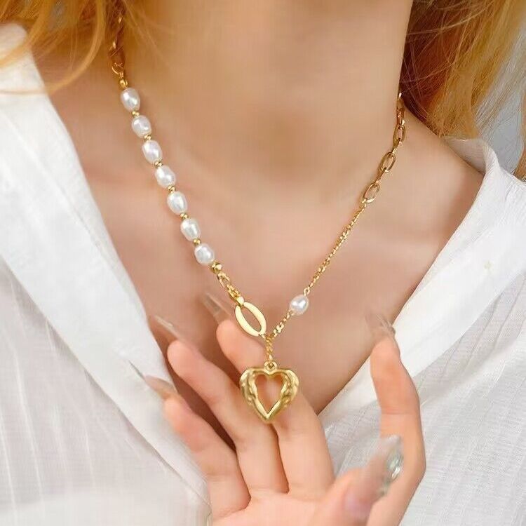 Gold Heart Pendant Necklace