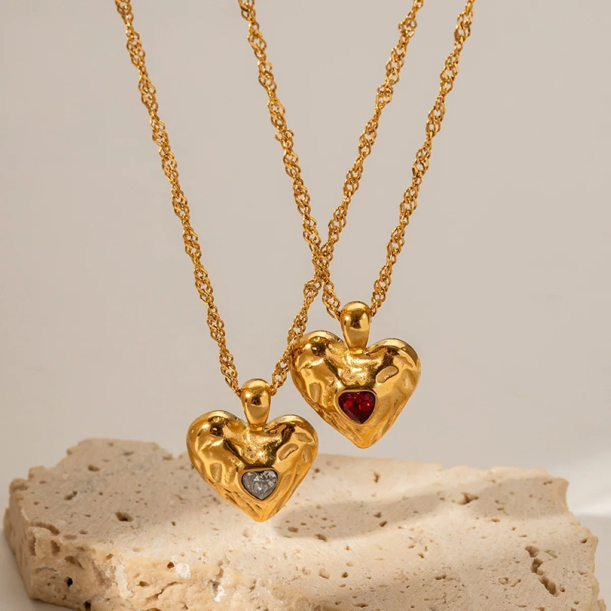 Alloy Heart-Shaped Necklace with Diamond