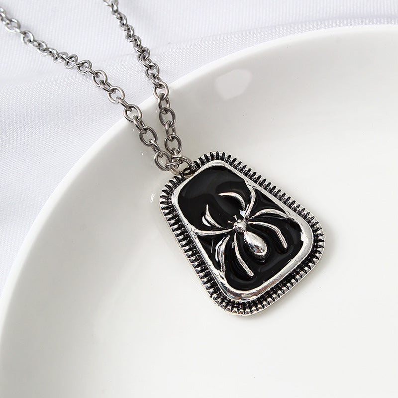Exaggerated Spider Design Halloween Pendant Necklace