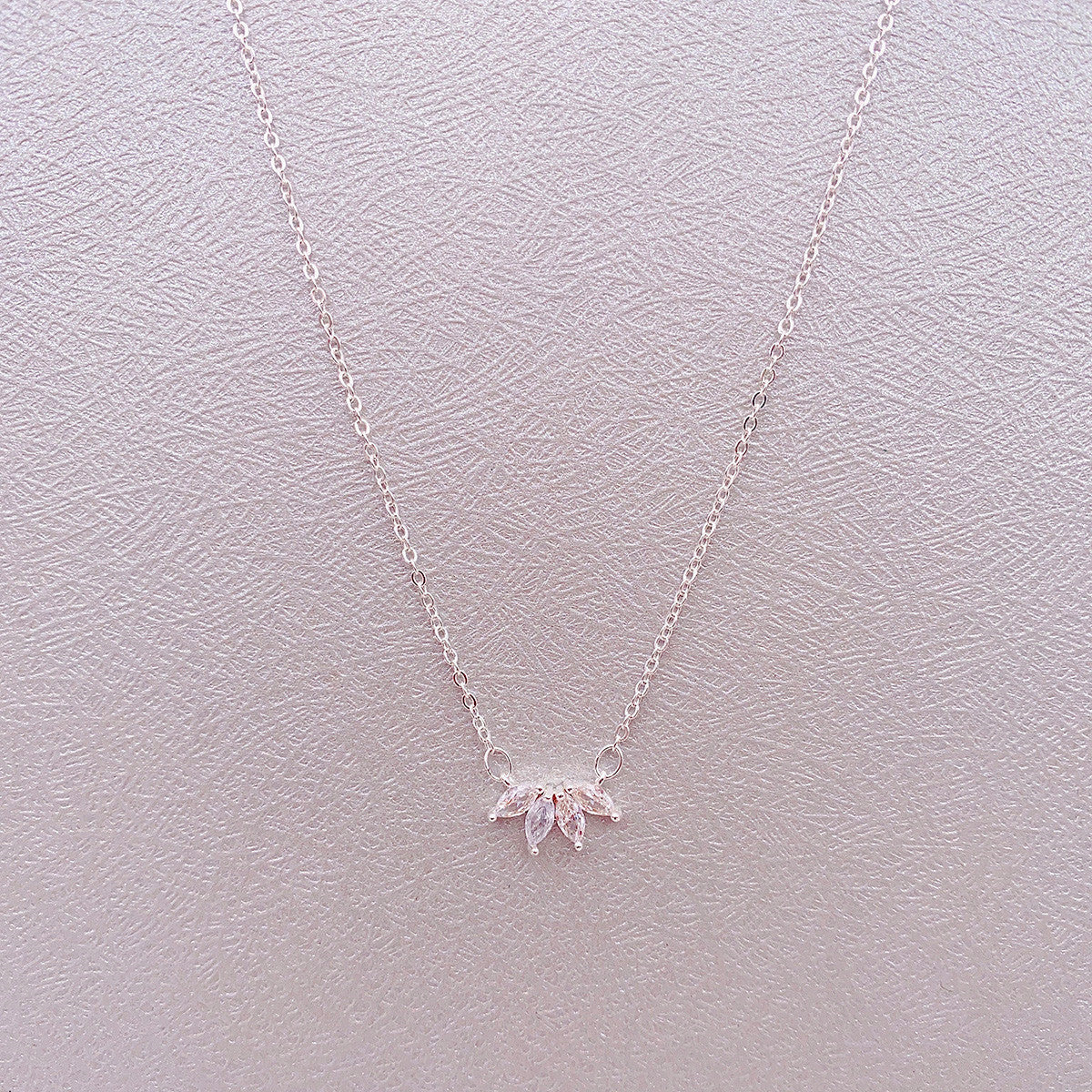 Shining Flower Petal Necklace