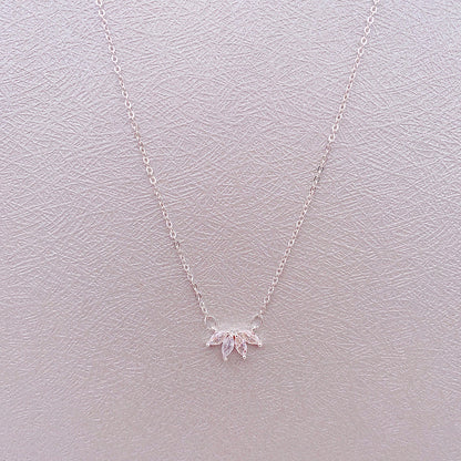 Shining Flower Petal Necklace