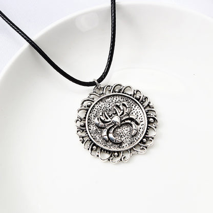 Exaggerated Spider Design Halloween Pendant Necklace