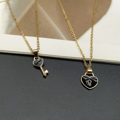 Lovers Key & Lock Necklace Set – Matching Love Pendant for Couples