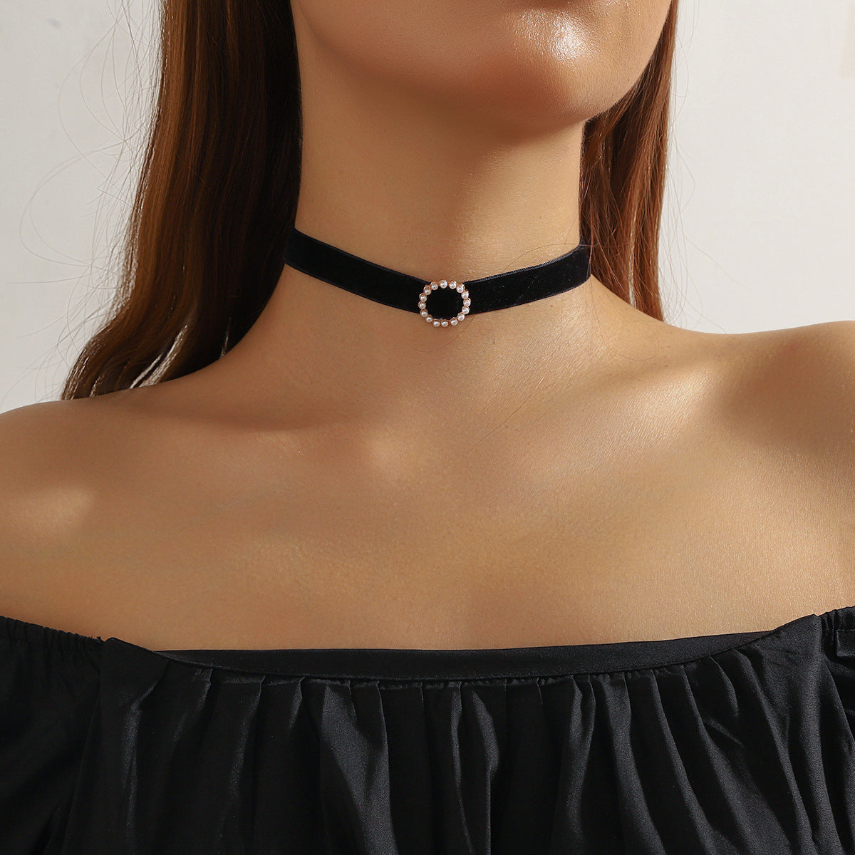 Elegant Velvet Pearl Heart Choker Necklace
