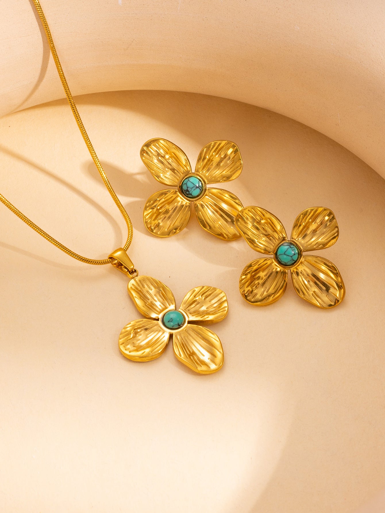 Retro Gold Leaf Petal Jewellery Set