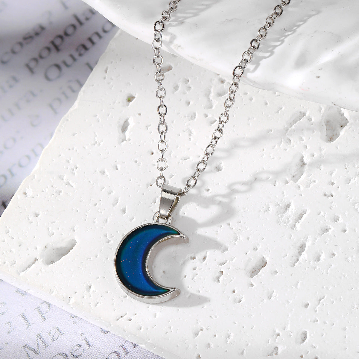 Colour-Changing Mood Pendant Necklace