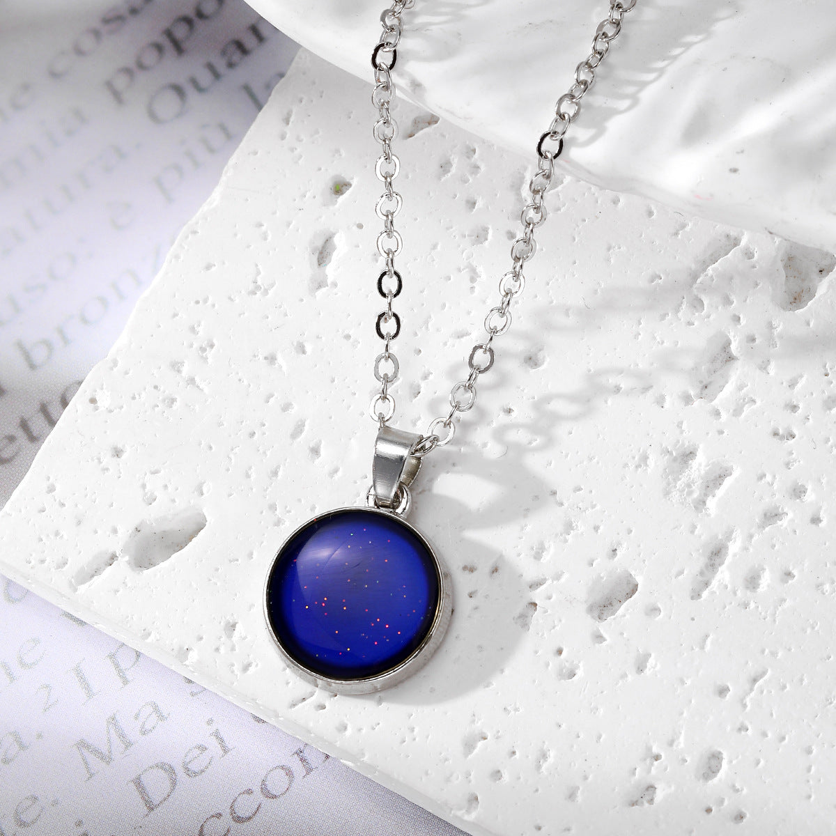 Colour-Changing Mood Pendant Necklace