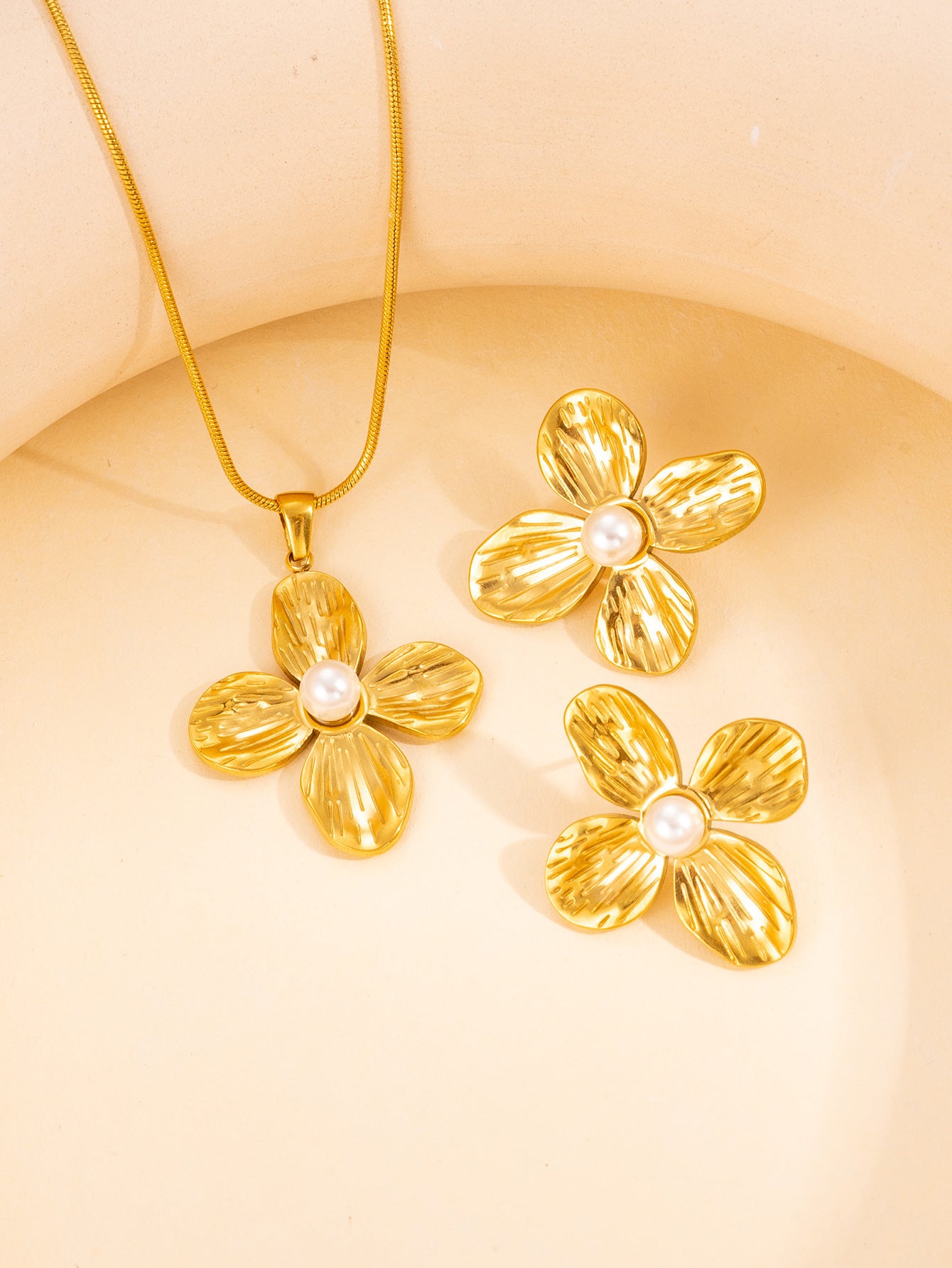 Retro Gold Leaf Petal Jewellery Set