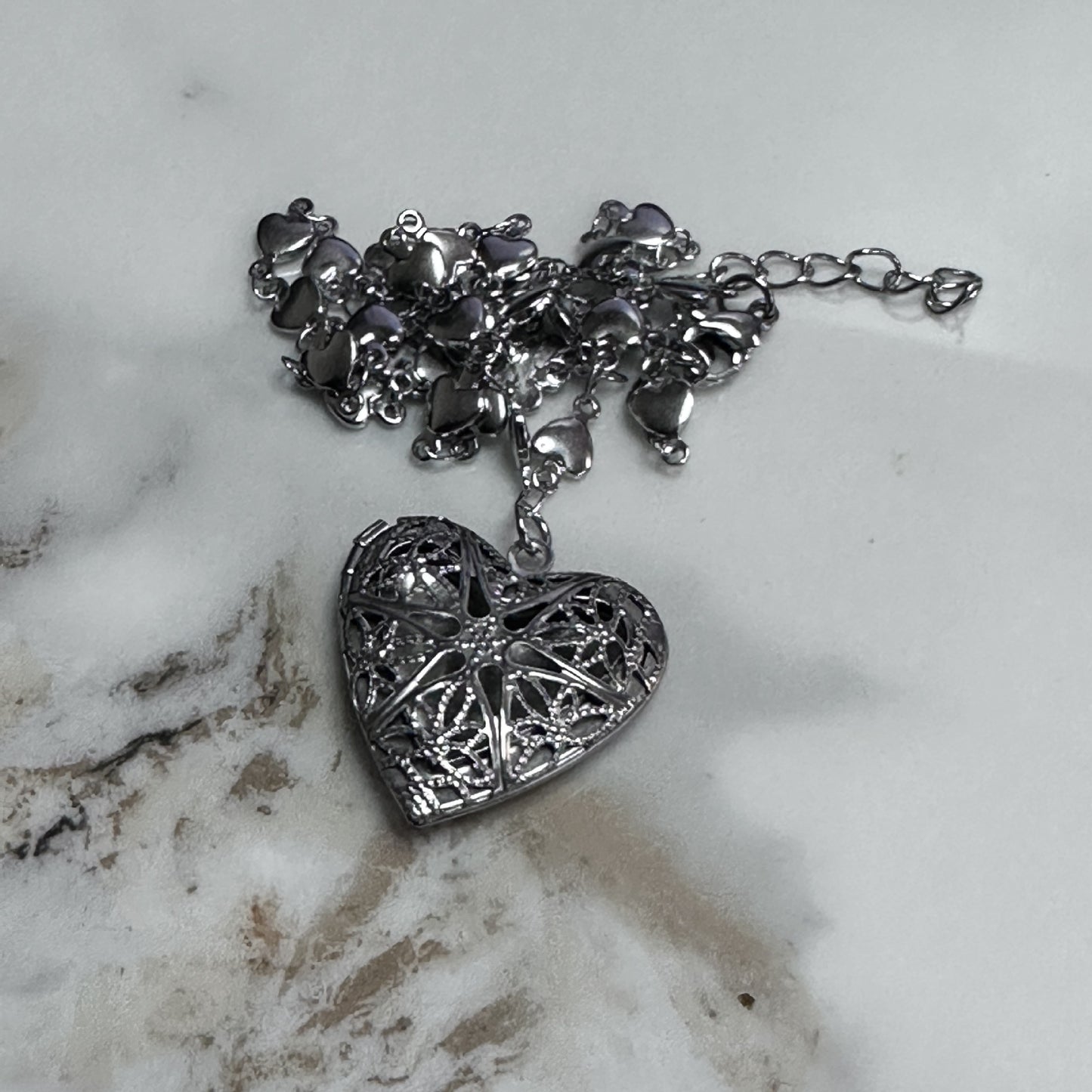 INS Heart-Shaped Flip Carved Necklace