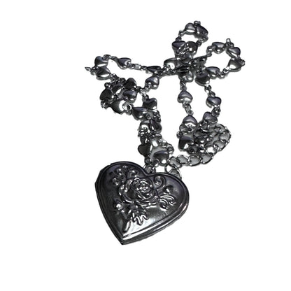 INS Heart-Shaped Flip Carved Necklace