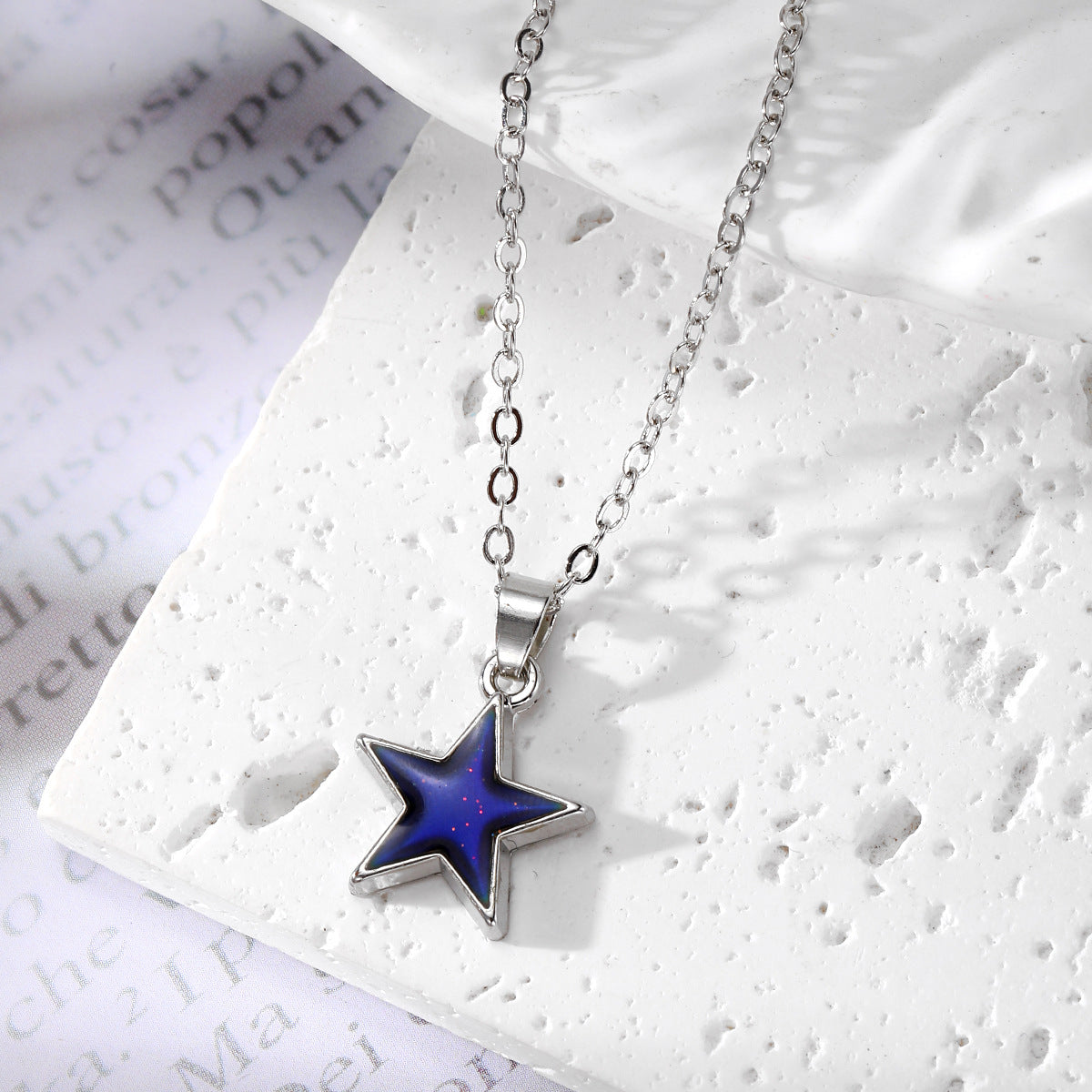 Colour-Changing Mood Pendant Necklace