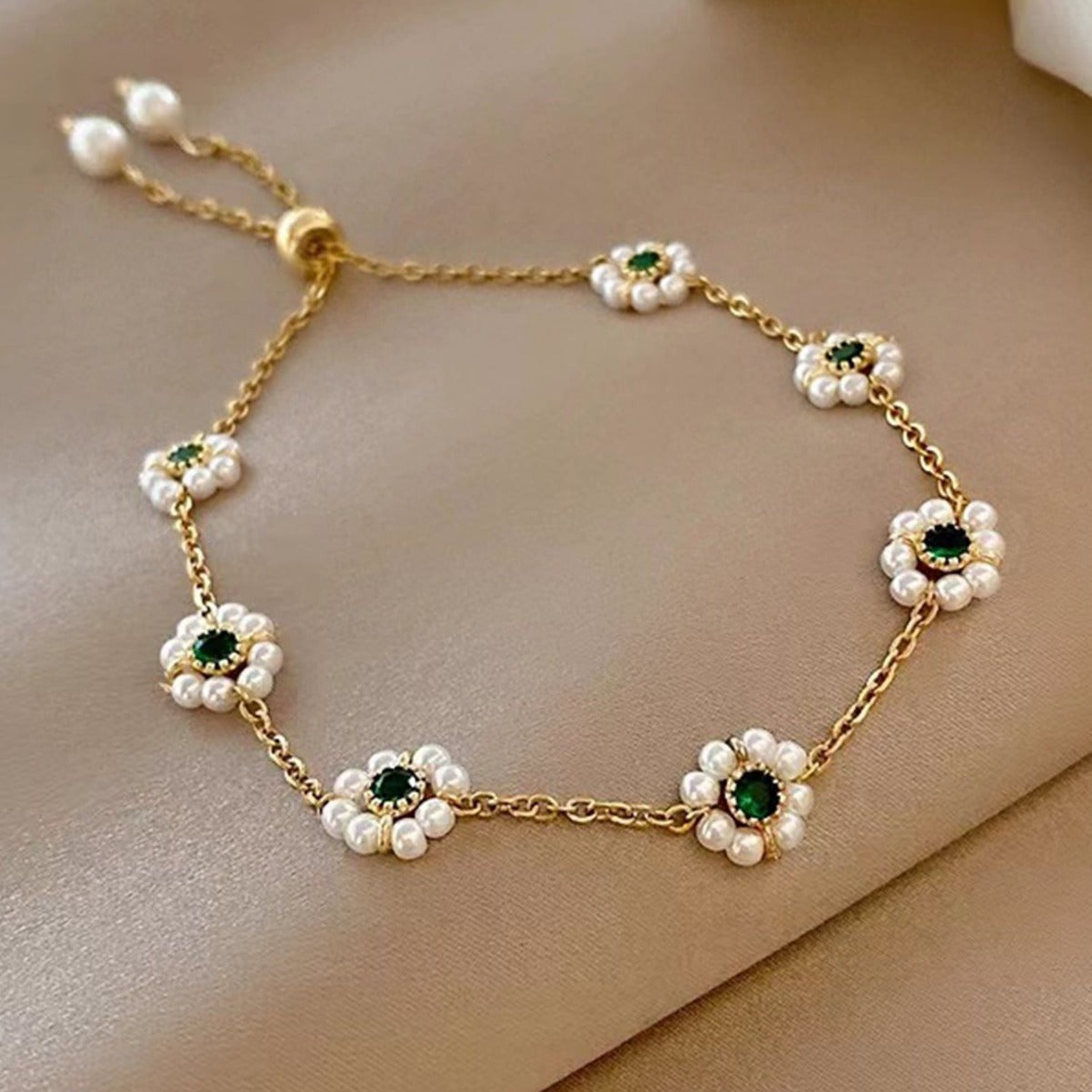 Pearl Flowers Adjustable Bracelet