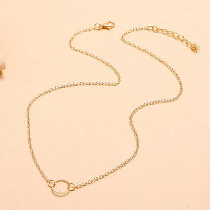Small Circle Pendant Chain Necklace