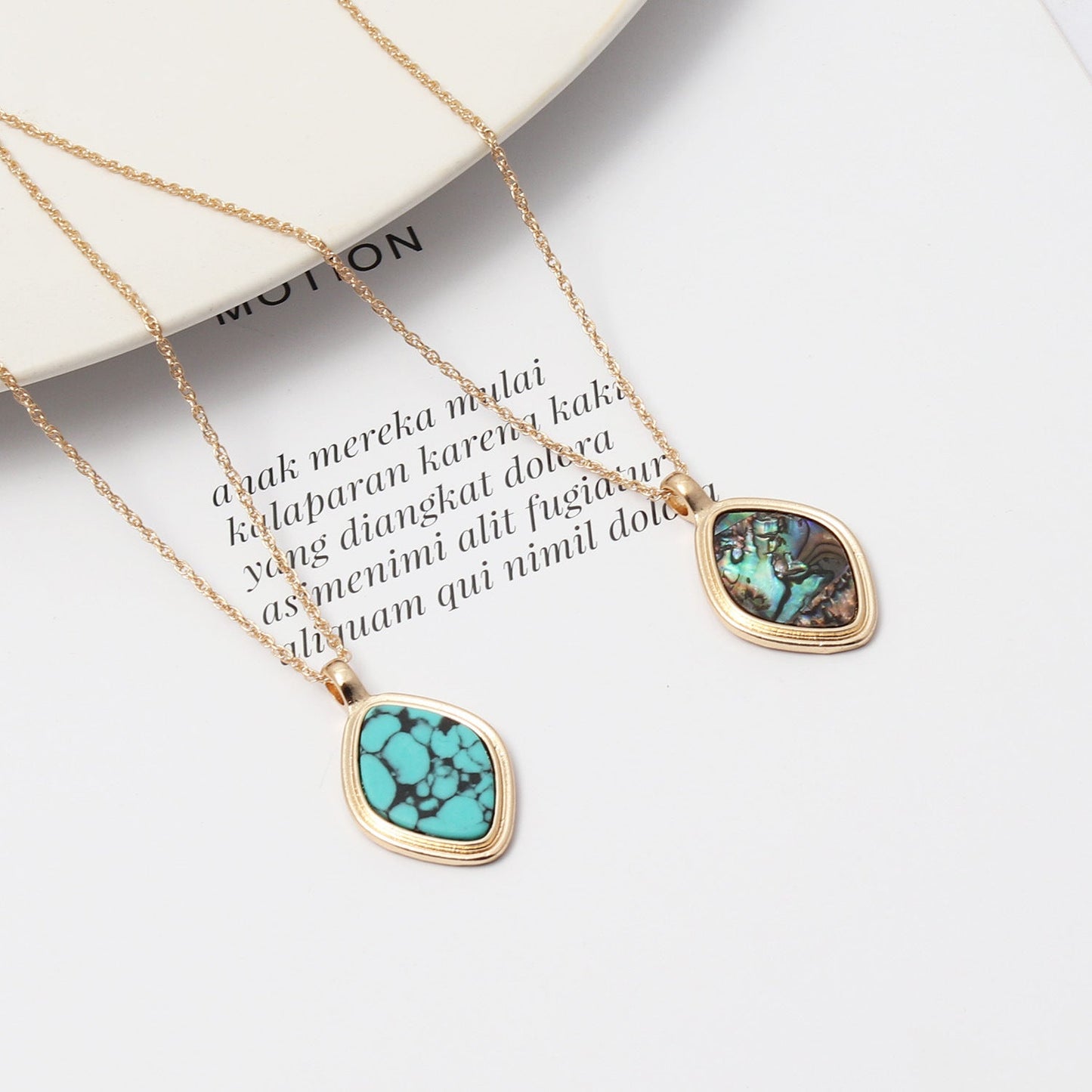 Abalone Shell & Turquoise Inlaid Short Chic Necklace - Trendy Radar
