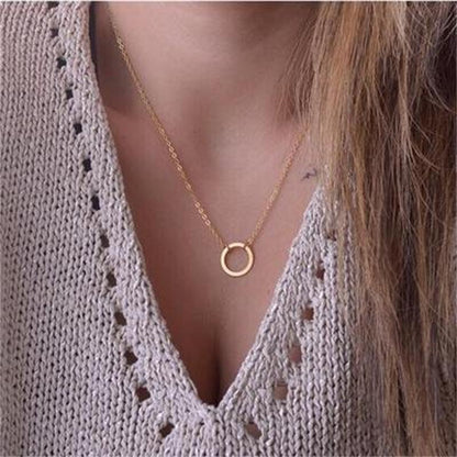 Small Circle Pendant Chain Necklace
