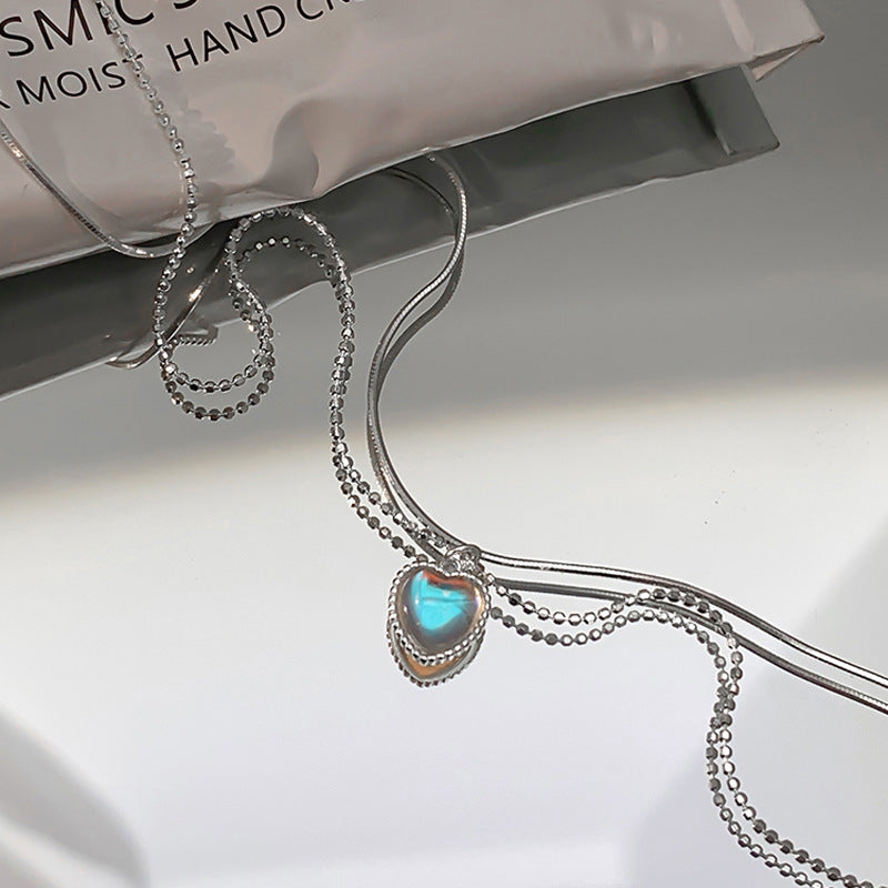 Gradient Gem Heart Shaped Clavicle Chain Necklace