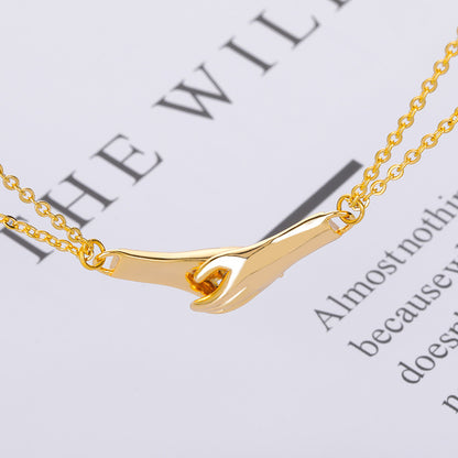 Magnetic Holding Hands Couple Necklace