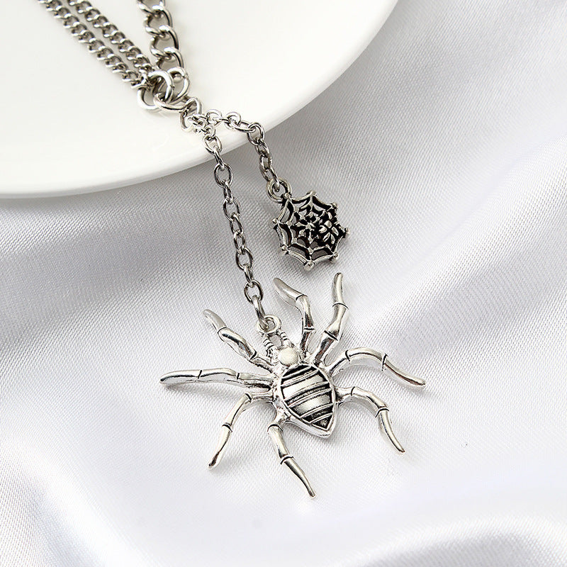 Exaggerated Spider Design Halloween Pendant Necklace