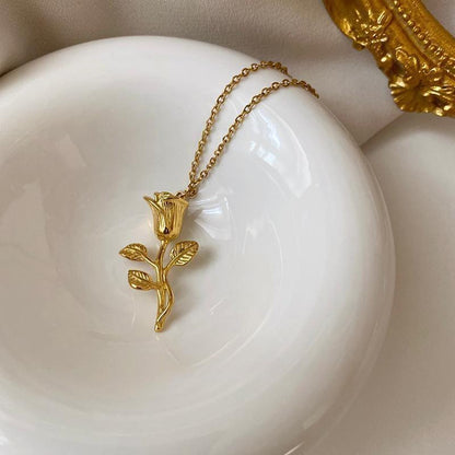 Rose Vintage Pendant Necklace