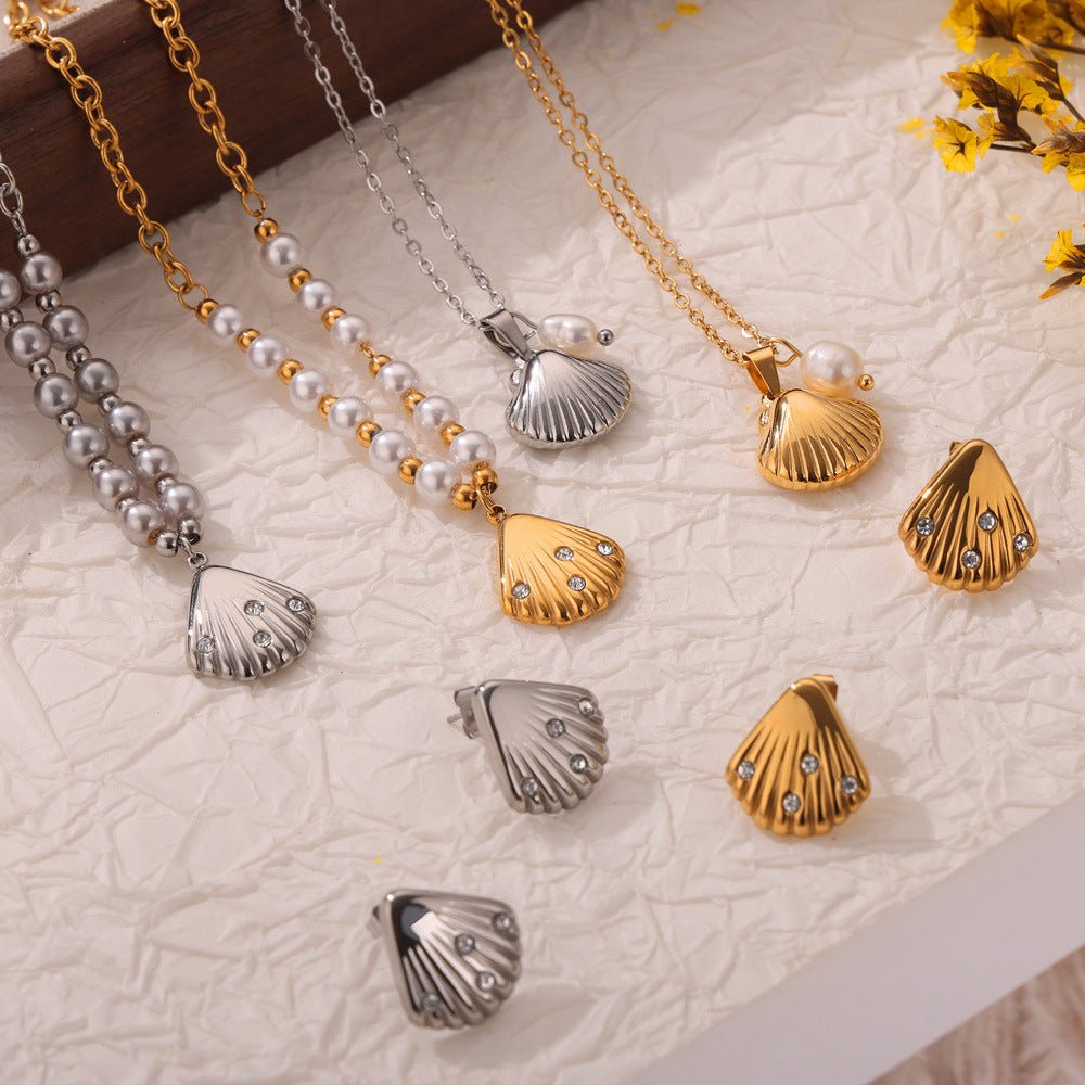 French Vintage Shell Jewelled Pendant Necklace - Trendy Radar