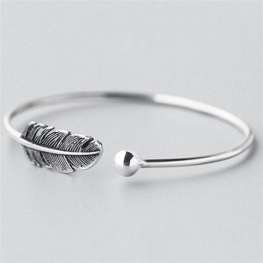 Leaf - Shaped Couple Bracelet - Trendy Radar