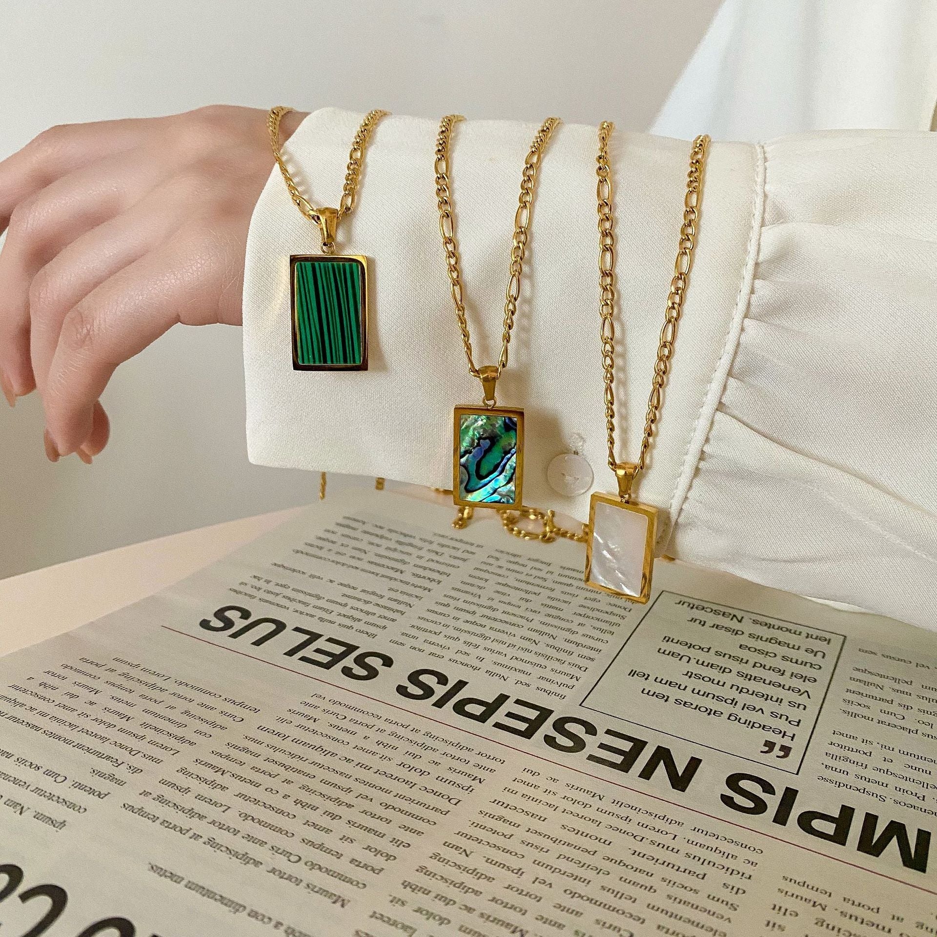 White Shell Inlaid Necklace - Trendy Radar