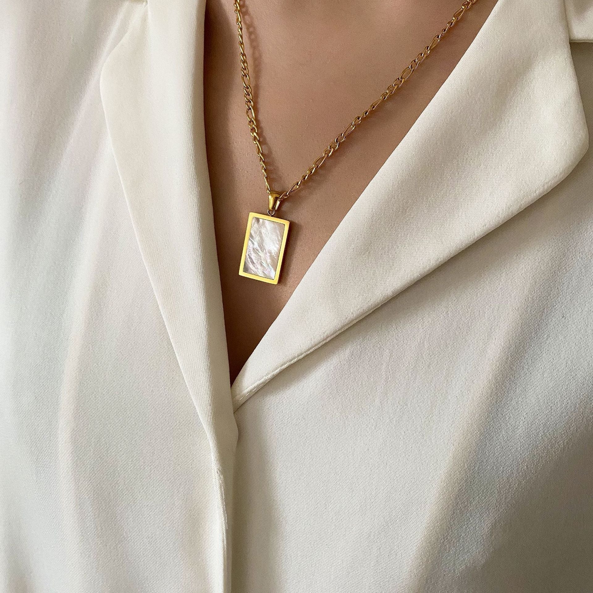 White Shell Inlaid Necklace - Trendy Radar