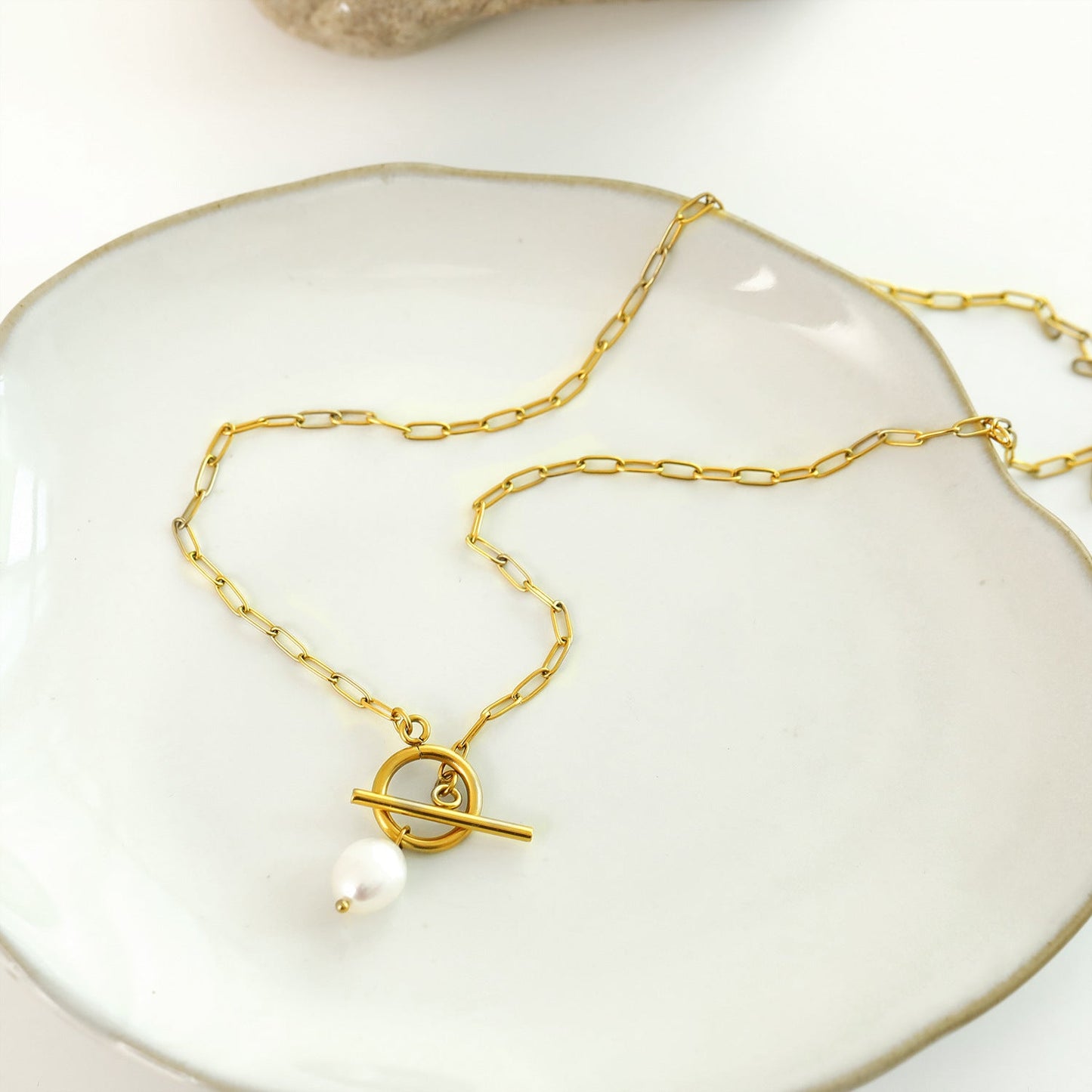 Women's Baroque Pearl Pendant Necklace - Trendy Radar