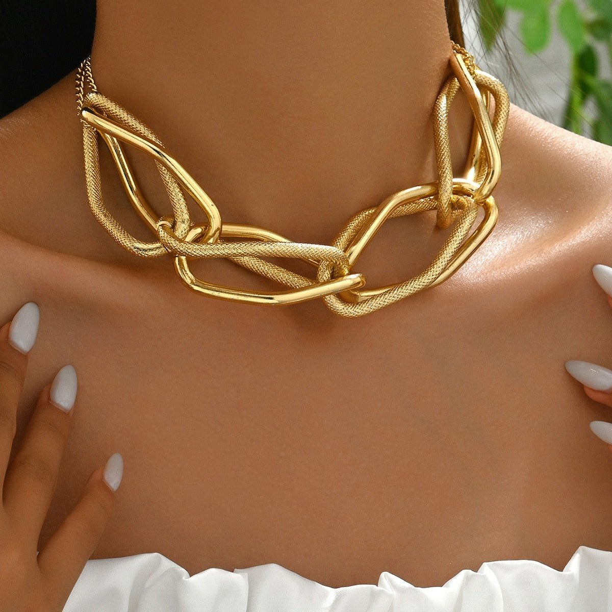 Women’s Long Gold Clavicle Irregular Necklace - Trendy Radar