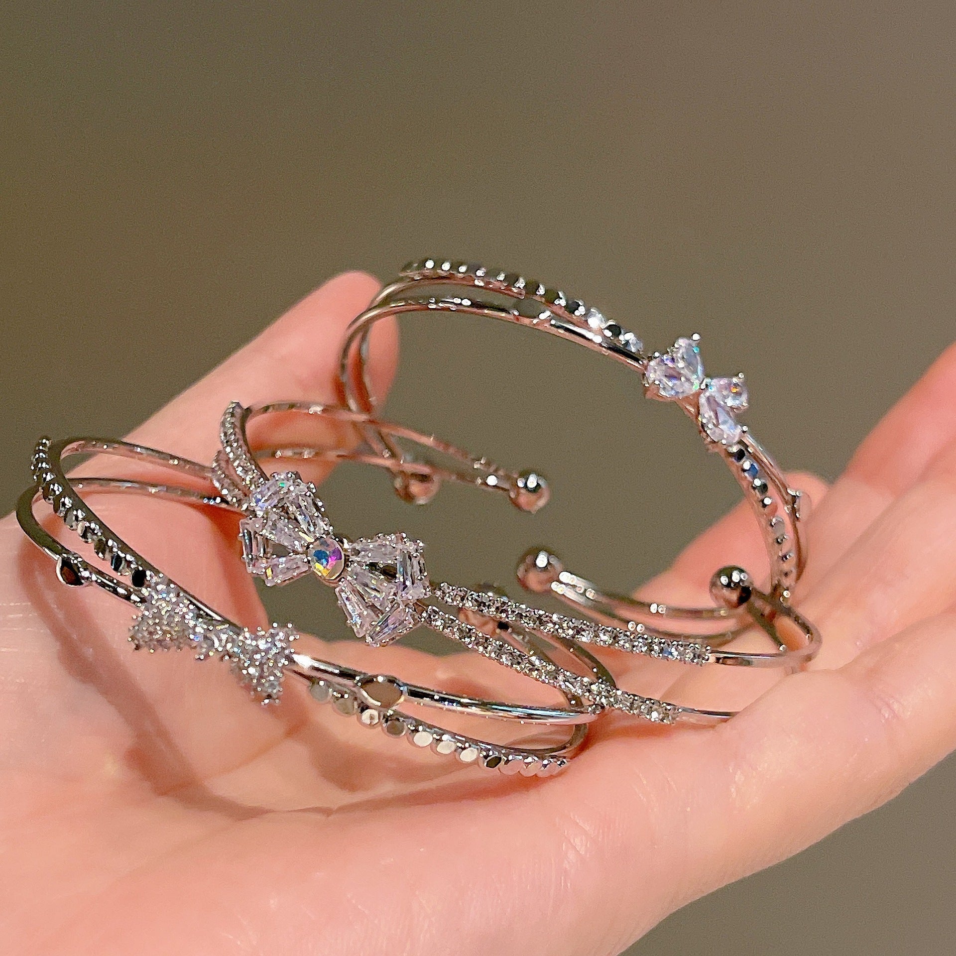 Women’s Minimalist Silver Bow Bracelet - Trendy Radar